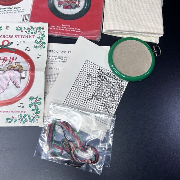 Lot Of 8 Vintage Holiday Cross Stitch Canvas Patterns Booklets Thread Cloth - Picture 4 of 6